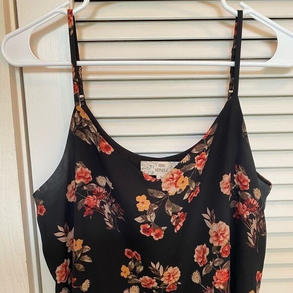 PINK Republic Black Floral Lined Swing Tank‎ Top - Picture 3 of 9